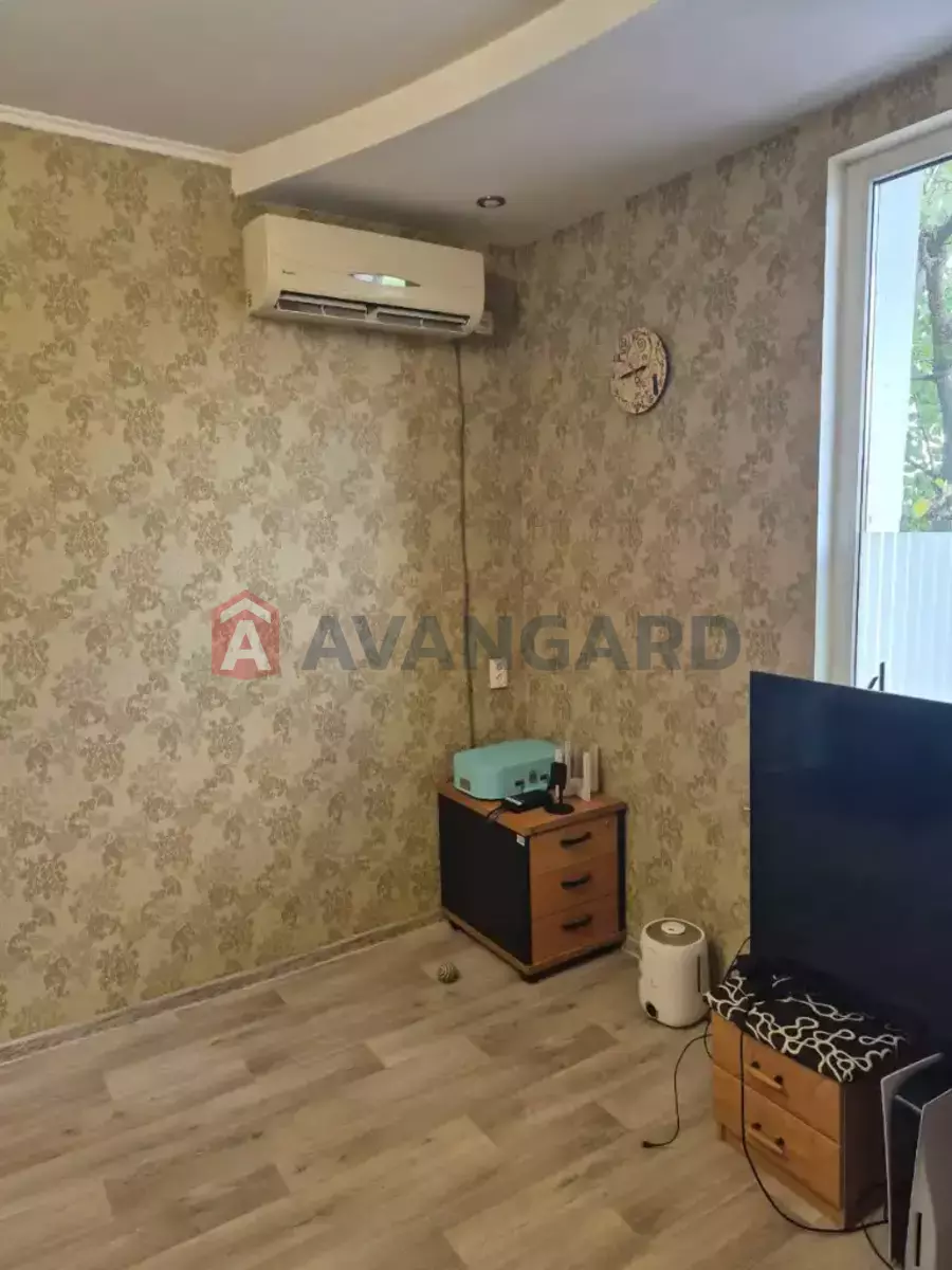 3 ����. ��������, 60/37/12 ��. �., 2/2 ���� ���� 6