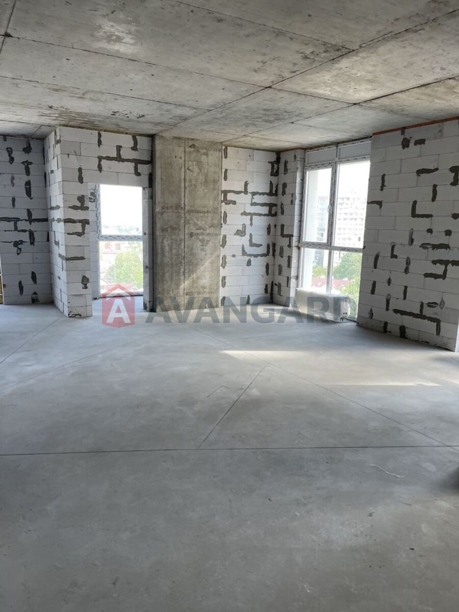 3 ��. ��������, 84/-/30 ��. �., 11/24 ������ ���� 8