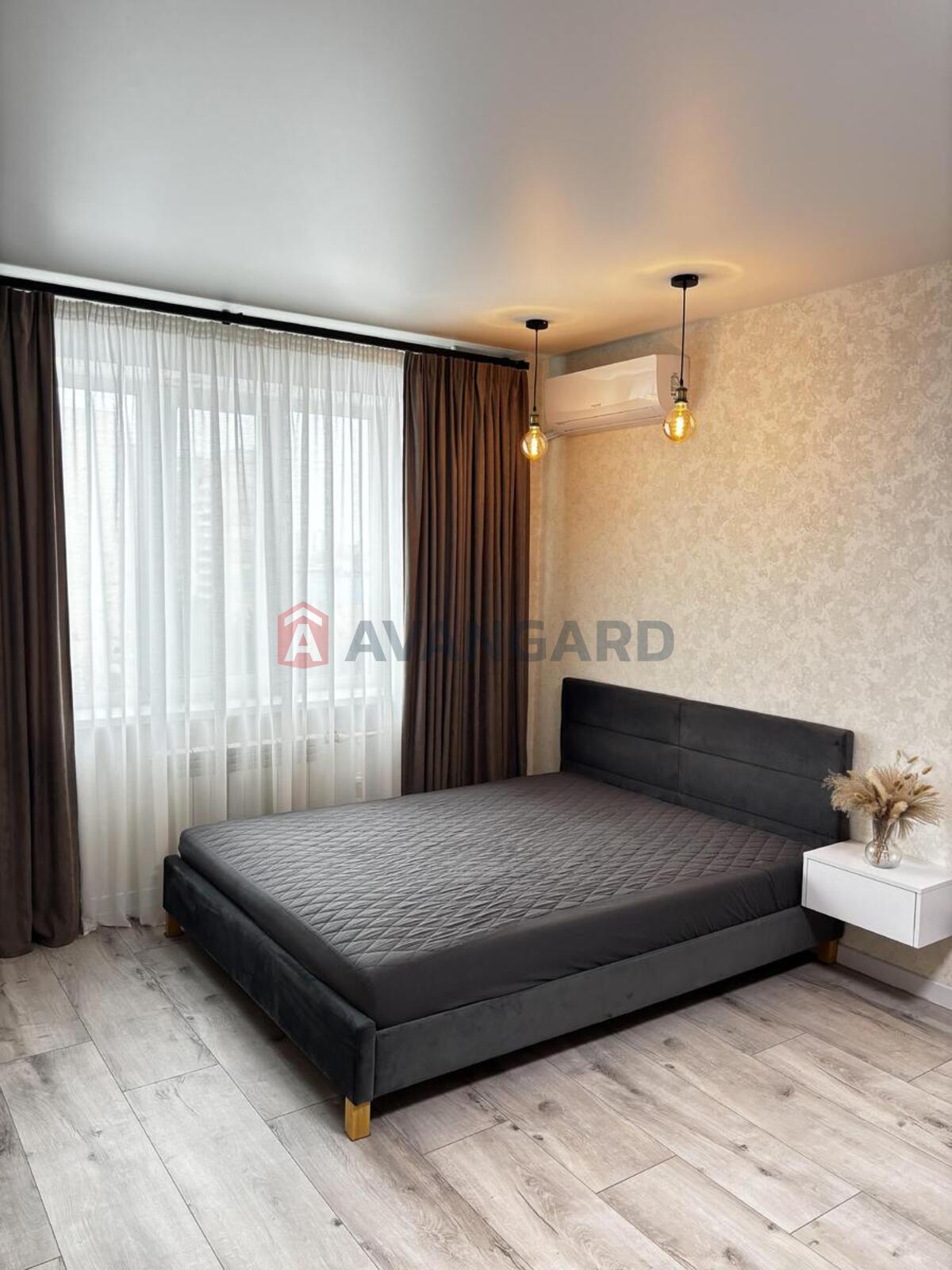 1 ��. ��������, 40/19/7 ��. �., 6/9 ������ ���� 6