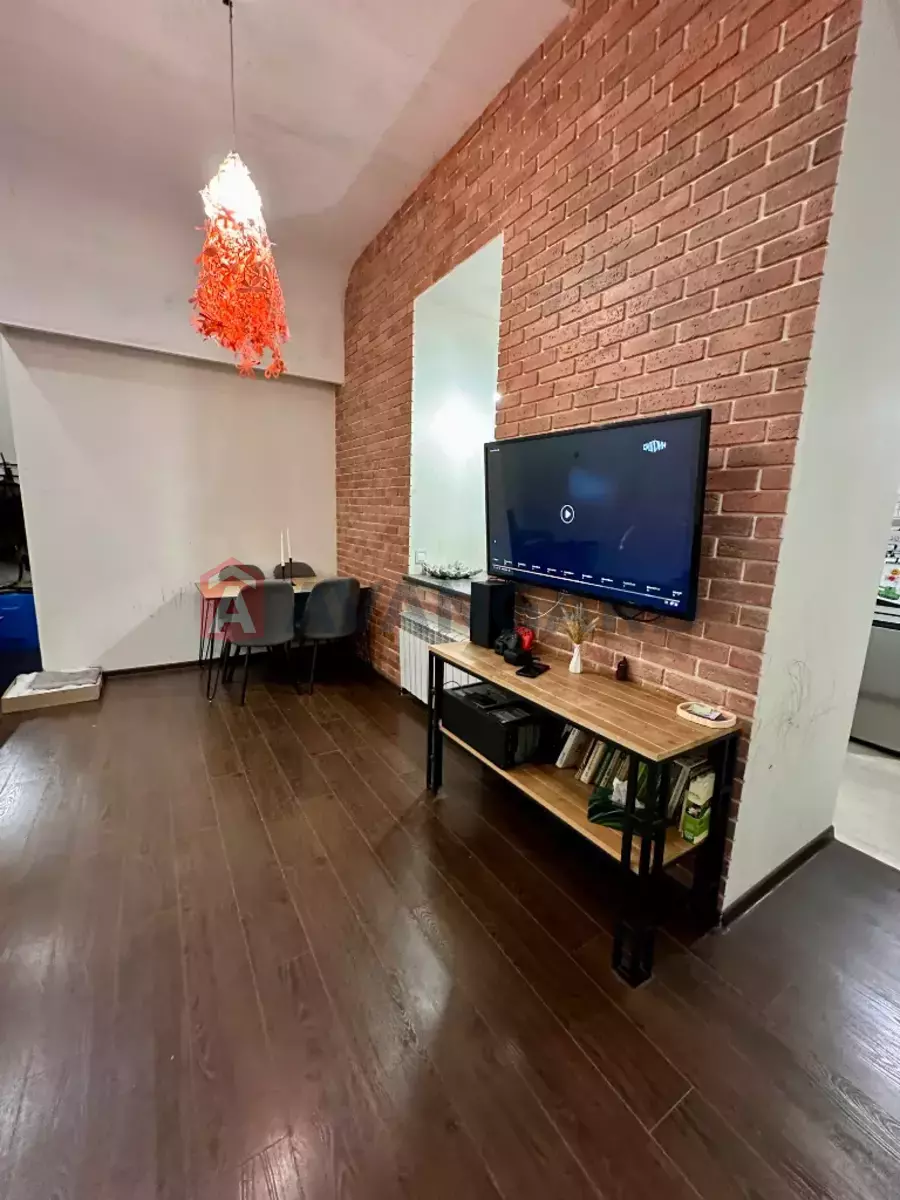 2 ��. ��������, 53/30/8 ��. �., 3/3 ������ ���� 7