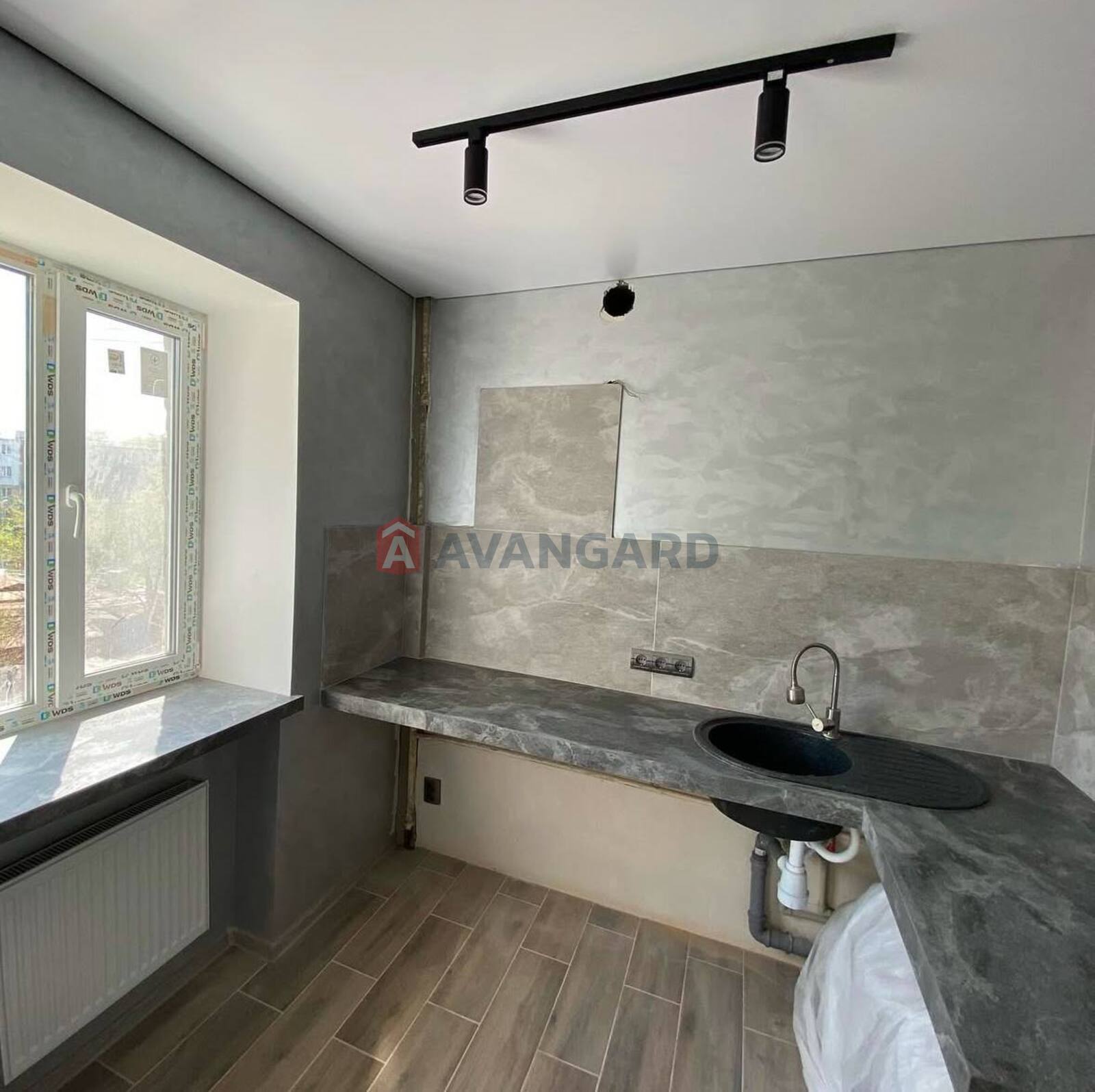 2 ��. ��������, 44/-/5 ��. �., 4/5 ������ ���� 8