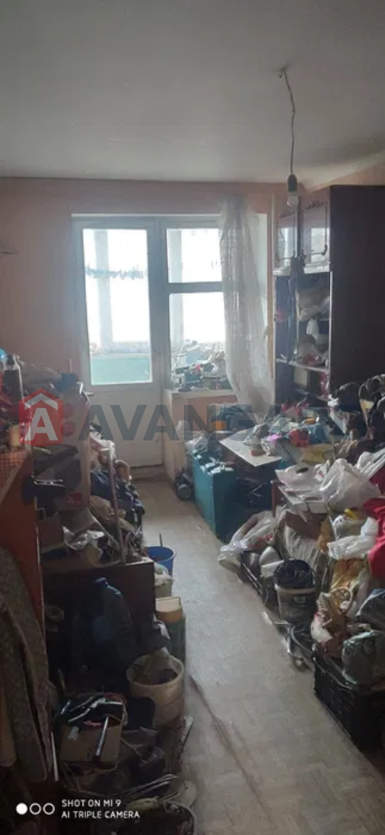 4 . , 81/-/7 . ., 8/9   5