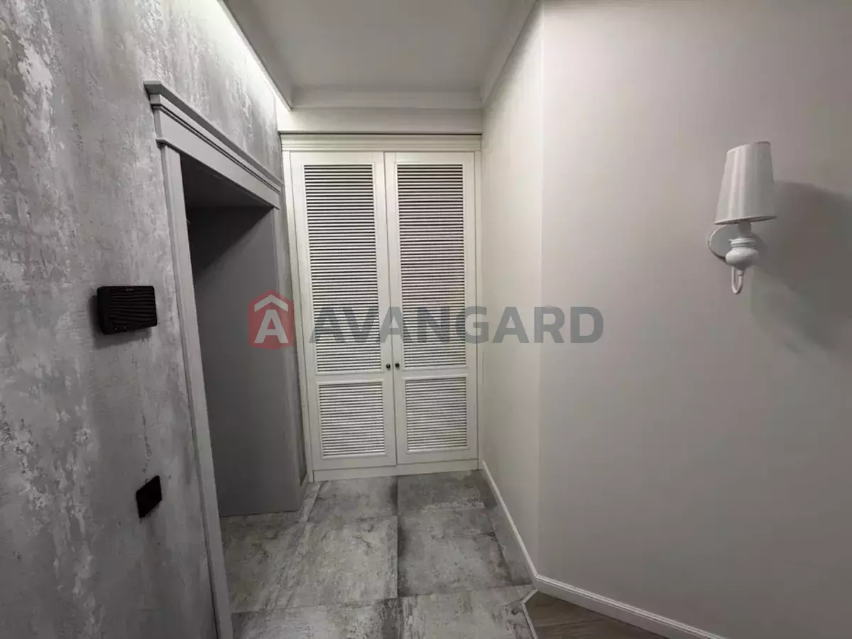 3 ����. ��������, 78/-/30 ��. �., 10/12 ���� ���� 8