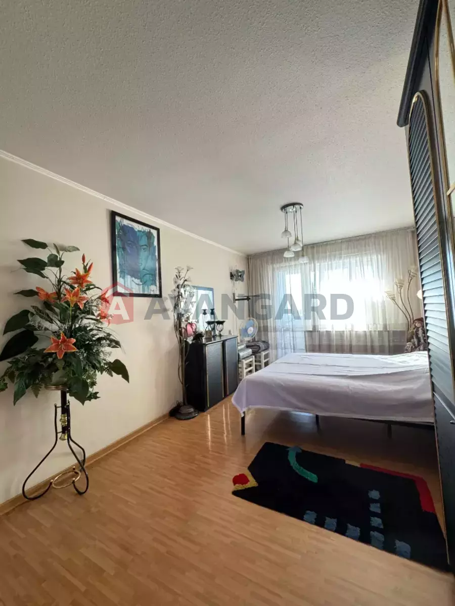 3 ��. ��������, 67/-/9 ��. �., 10/12 ������ ���� 4