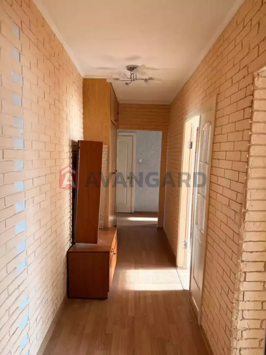 3 ��. ��������, 65/-/8 ��. �., 7/9 ������ ���� 4