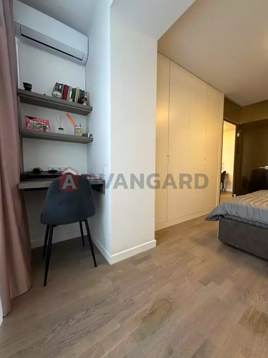 2 ��. ��������, 57/32/17 ��. �., 6/12 ������ ���� 11