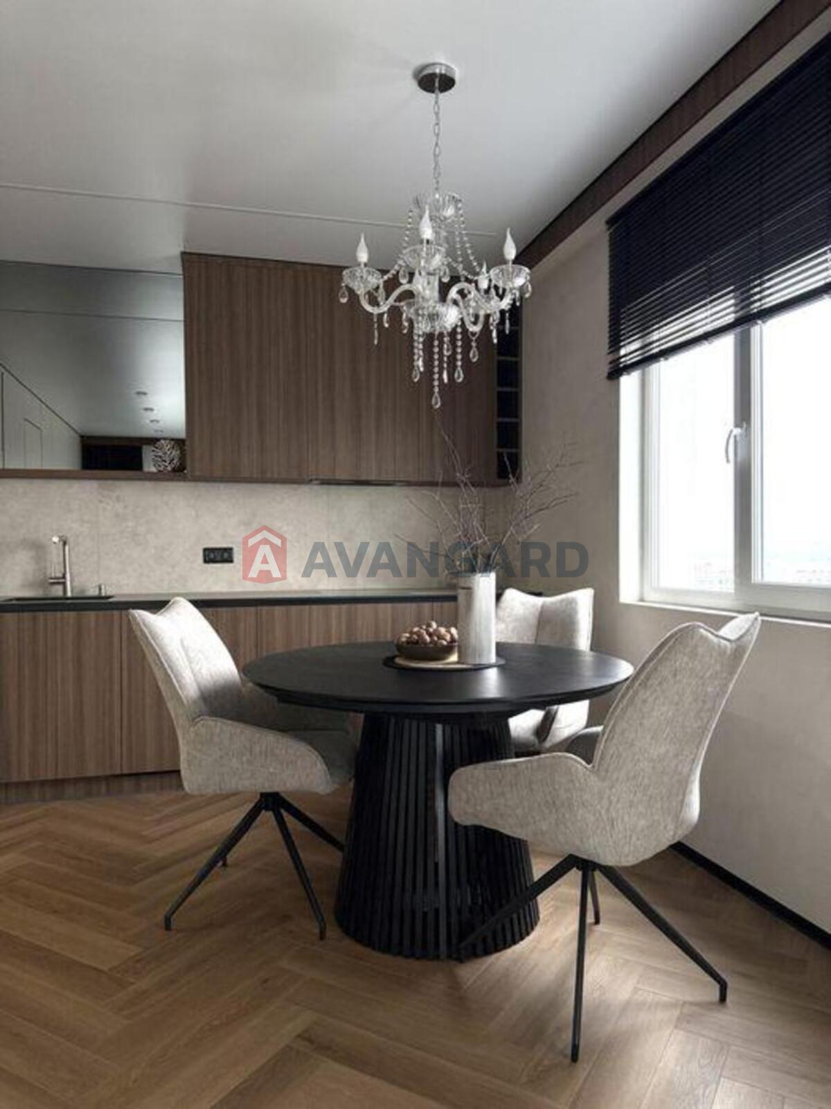 1 ��. ��������, 42/-/20 ��. �., 13/21 ������ ���� 4