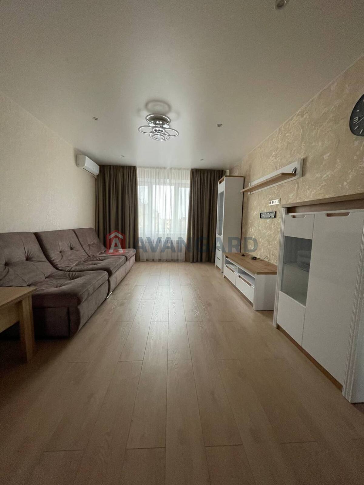 3 ����. ��������, 65/40/8 ��. �., 9/9 ���� ���� 21