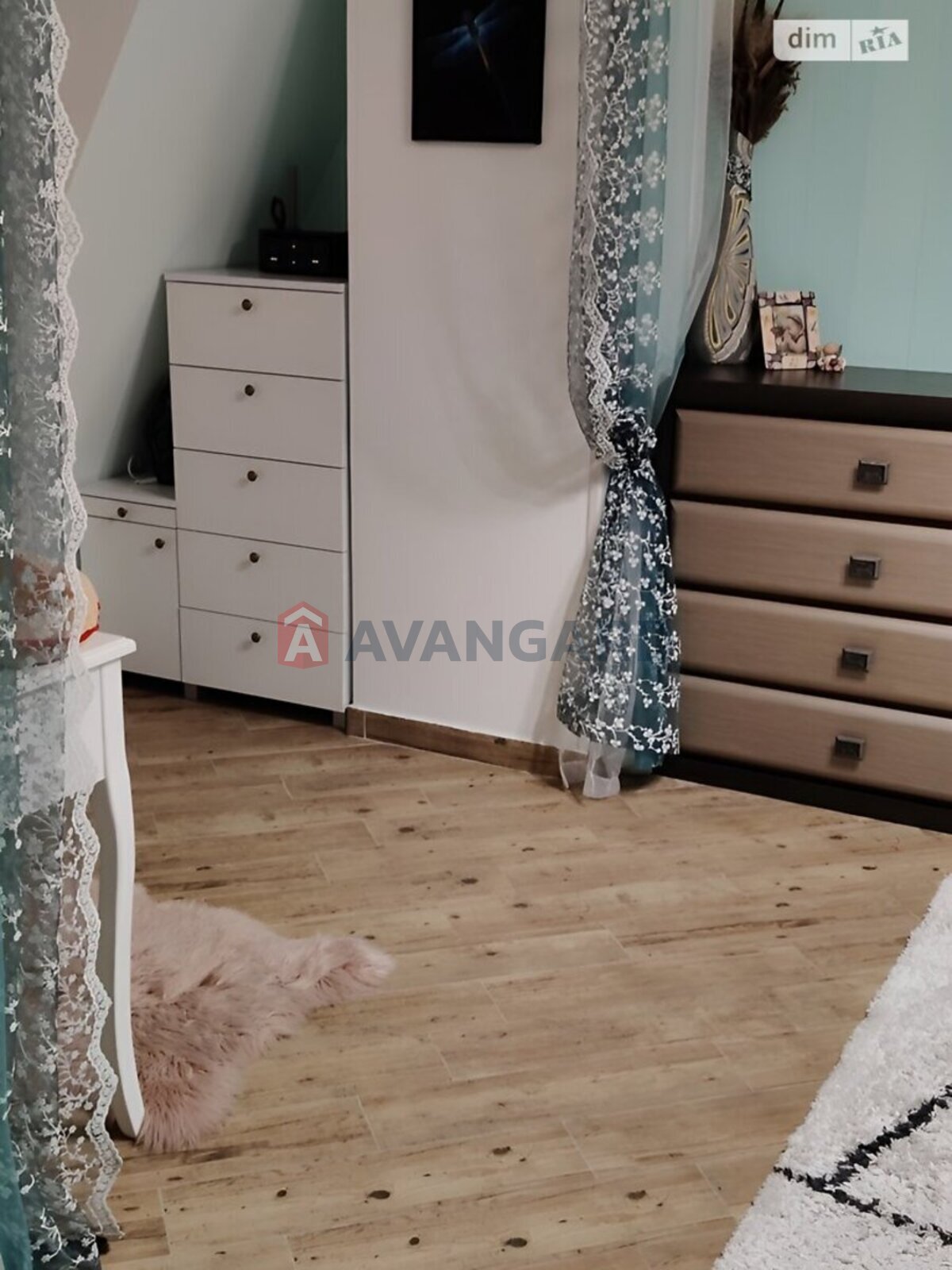 2 ��. ��������, 78/59/11 ��. �., 4/5 ������ ���� 16