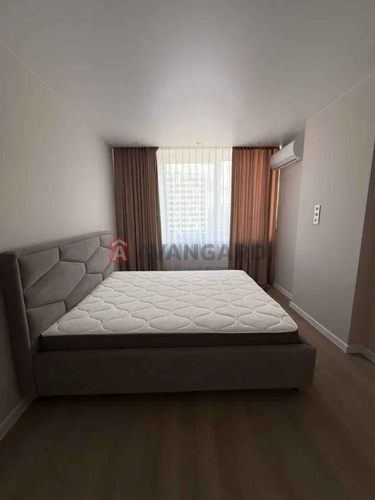 1 ��. ��������, 42/-/16 ��. �., 19/25 ������ ���� 6