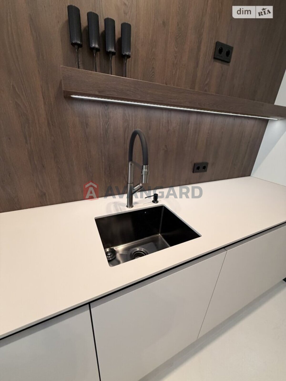 2 ��. ��������, 80/50/20 ��. �., 10/10 ������ ���� 20