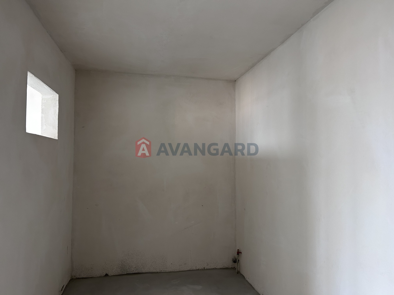 1 ����. ��������, 39,2/-/6,2 ��. �., 6/9 ���� ���� 9