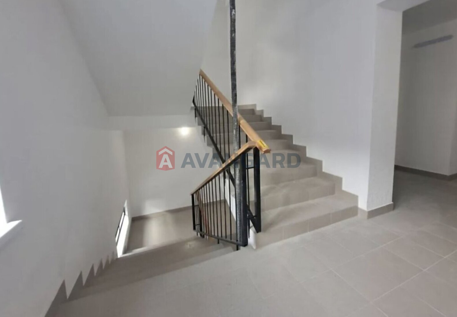 1 ��. ��������, 51/51/16 ��. �., 2/10 ������ ���� 1