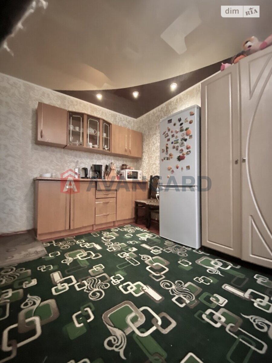 1 ��. ��������, 23/18/- ��. �., 3/5 ������ ���� 3