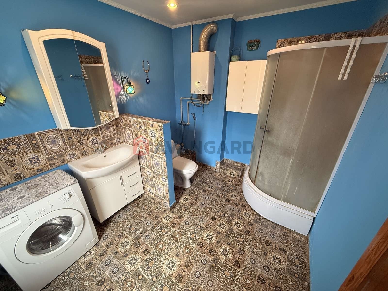 4 ��. ��������, 95/70/20 ��. �., 3/3 ������ ���� 11