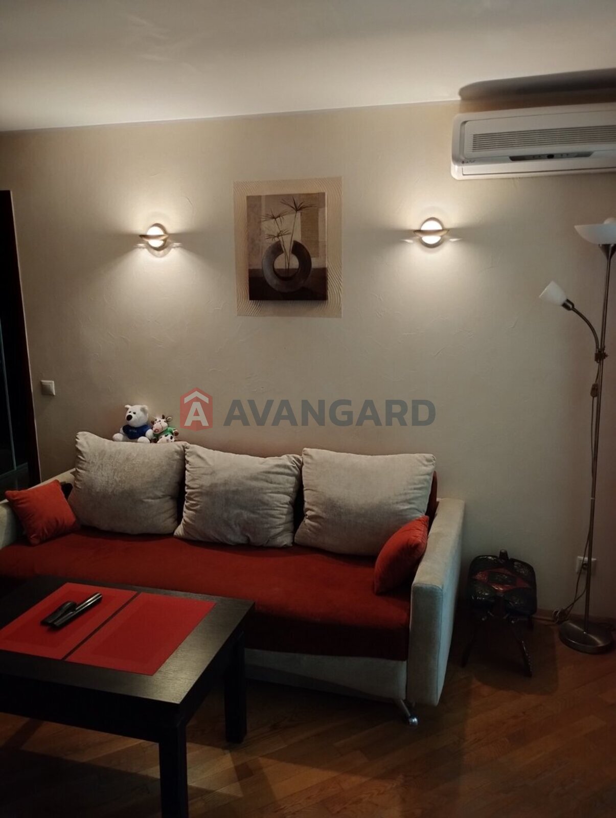 2 ����. ��������, 46/28/7 ��. �., 3/5 ���� ���� 25