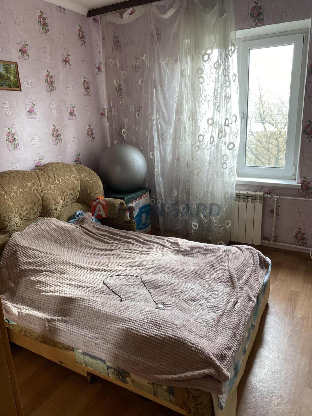 3 ��. ��������, 74/43/8 ��. �., 4/16 ������ ���� 7