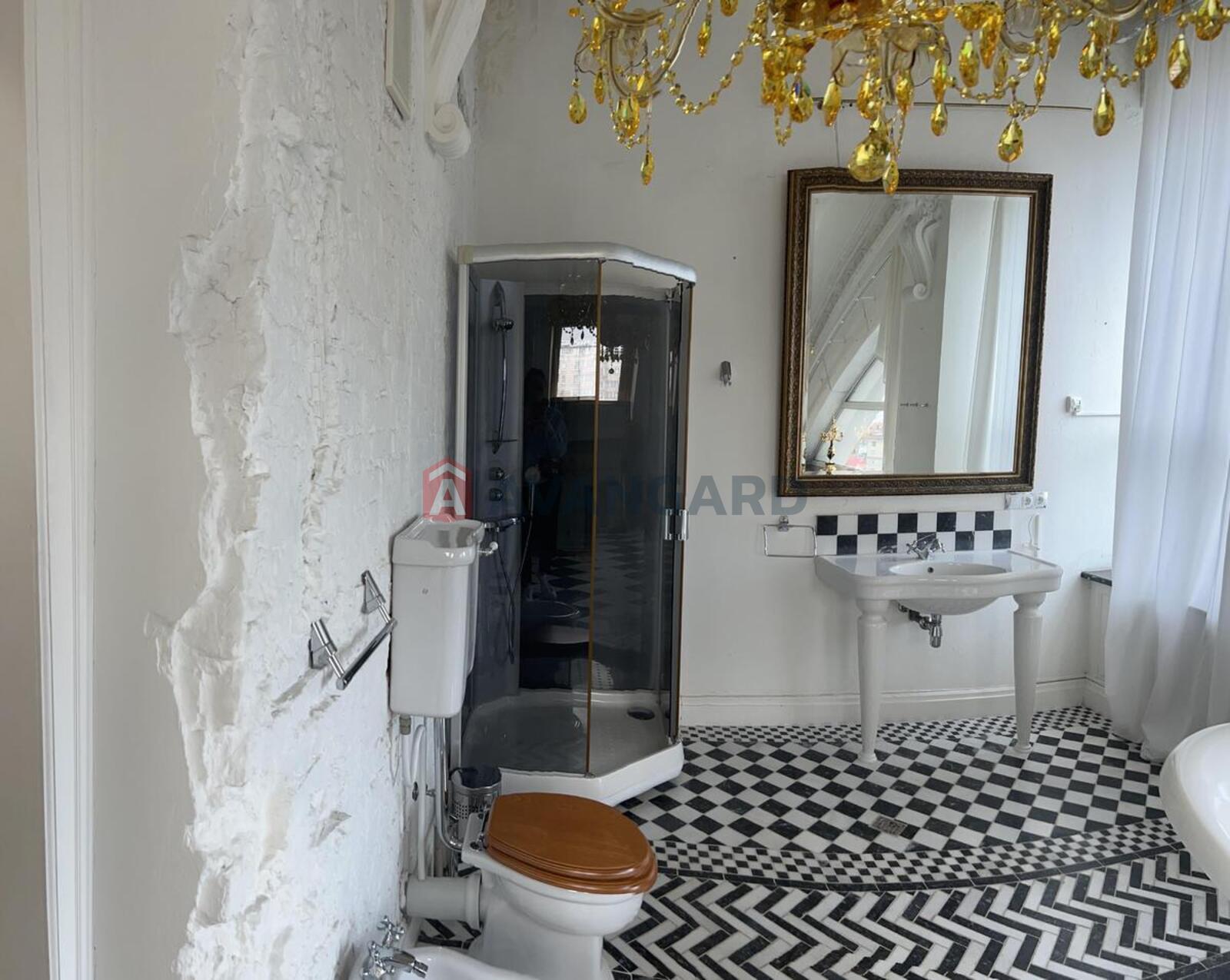 3 ��. ��������, 144/53/25 ��. �., 9/10 ������ ���� 12