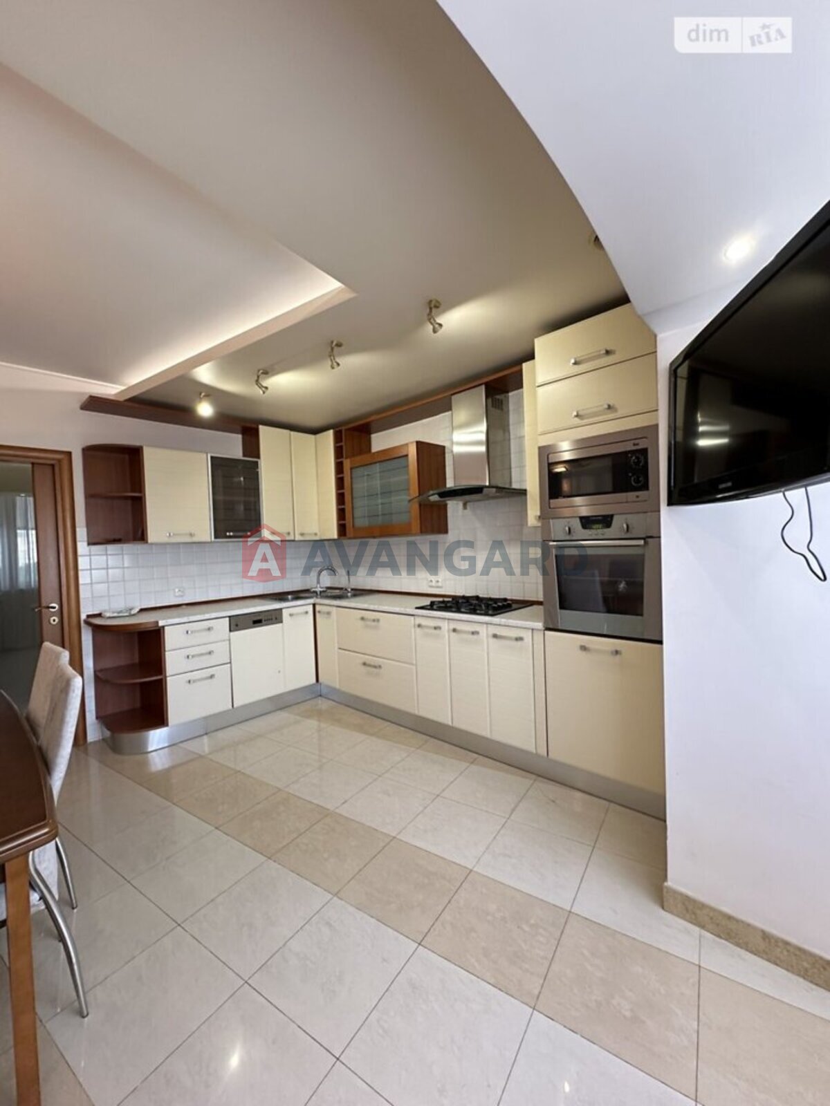 4 ����. ��������, 127/-/15 ��. �., 6/11 ���� ���� 27