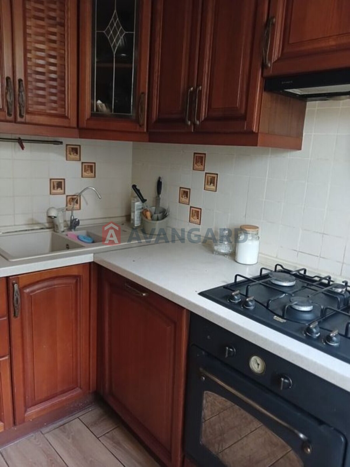 3 ����. ��������, 79/-/9 ��. �., 2/4 ���� ���� 8