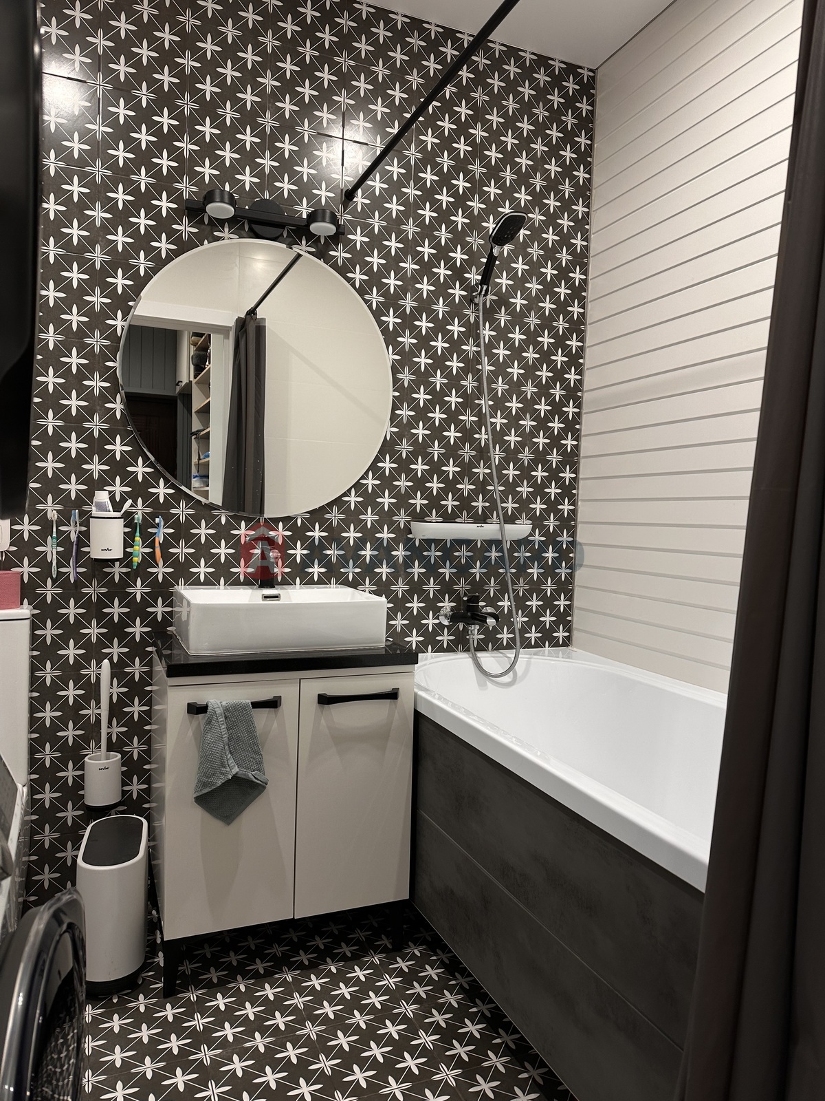 2 ��. ��������, 67/-/24 ��. �., 7/10 ������ ���� 14