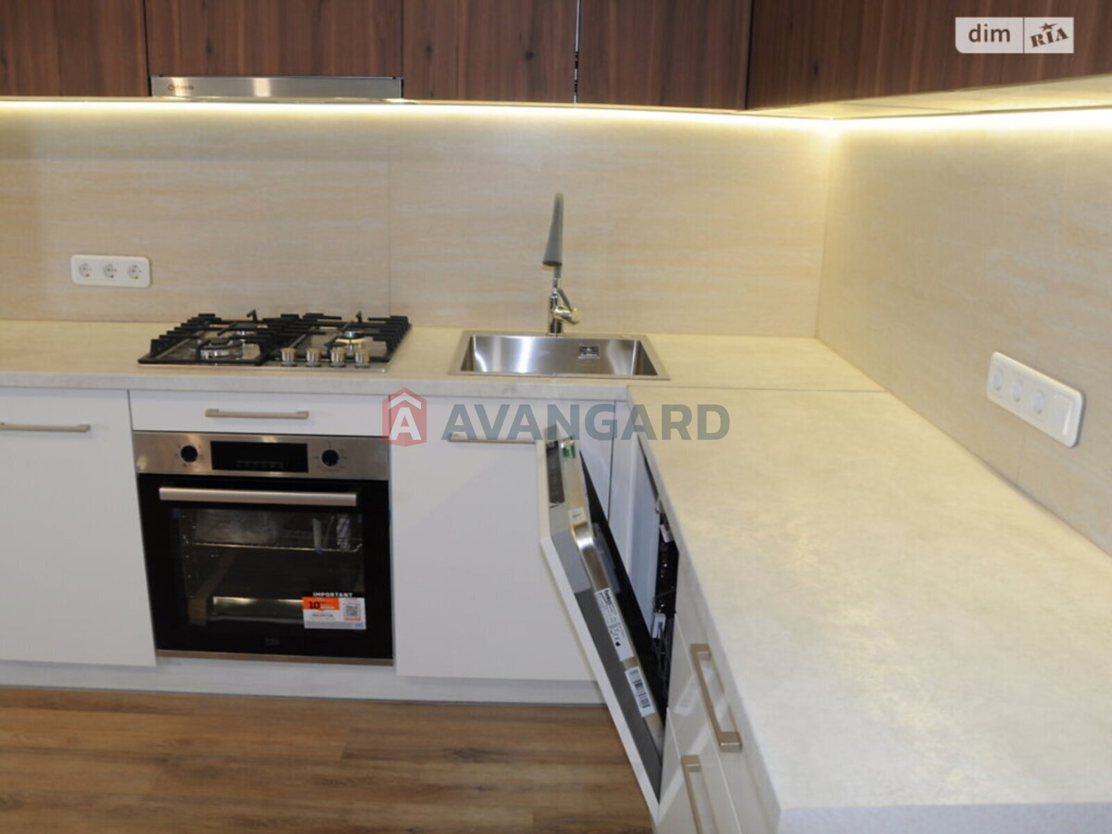 2 ��. ��������, 82/40/18 ��. �., 6/10 ������ ���� 17