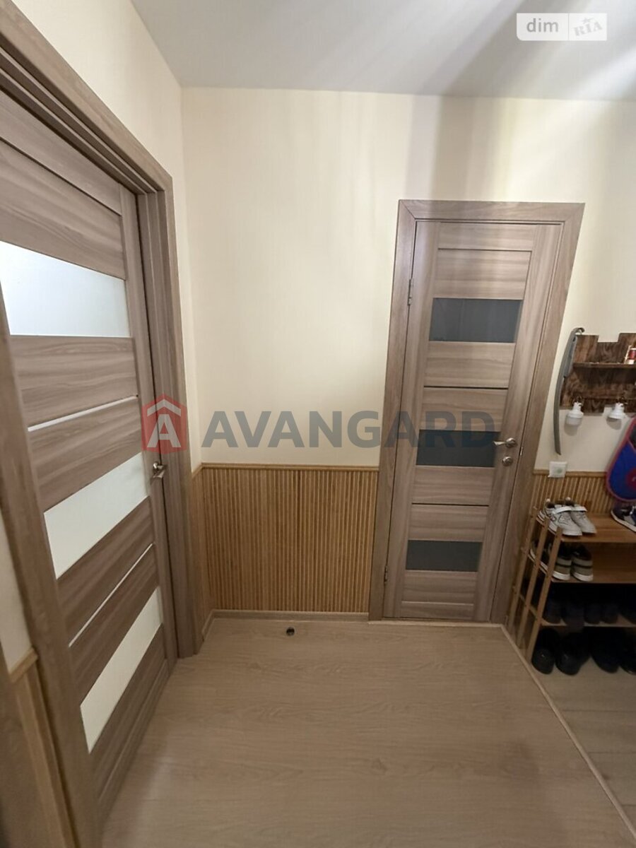 1 ����. ��������, 40/18/12 ��. �., 5/5 ���� ���� 5