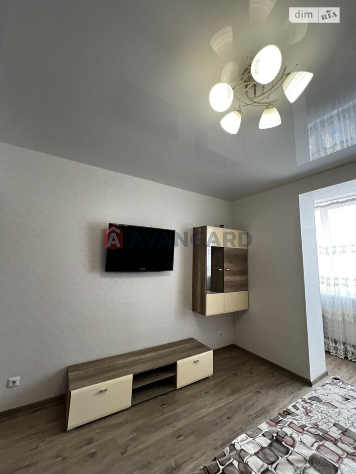 1 ����. ��������, 44/20.8/8.6 ��. �., 9/12 ���� ���� 8