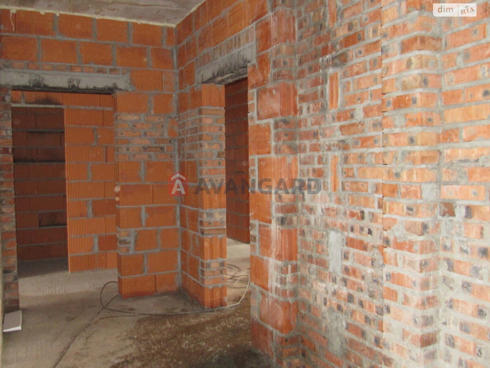 2 ��. ��������, 80.45/27.09/22.97 ��. �., 3/4 ������ ���� 6