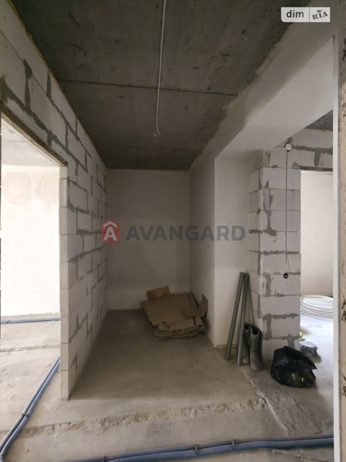 2 ��. ��������, 82/-/- ��. �., 5/10 ������ ���� 3