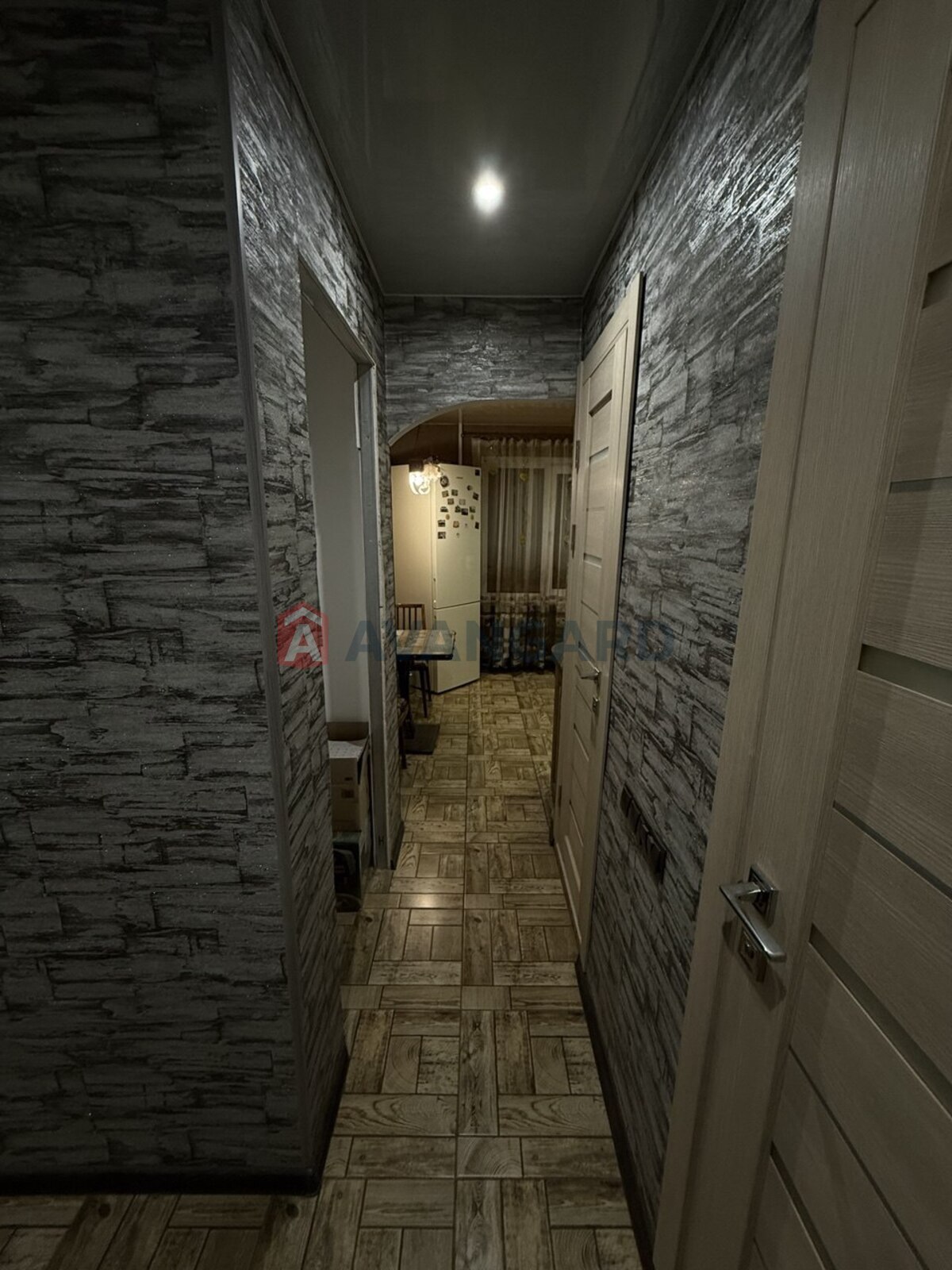 2 ��. ��������, 51/35/8 ��. �., 2/9 ������ ���� 2