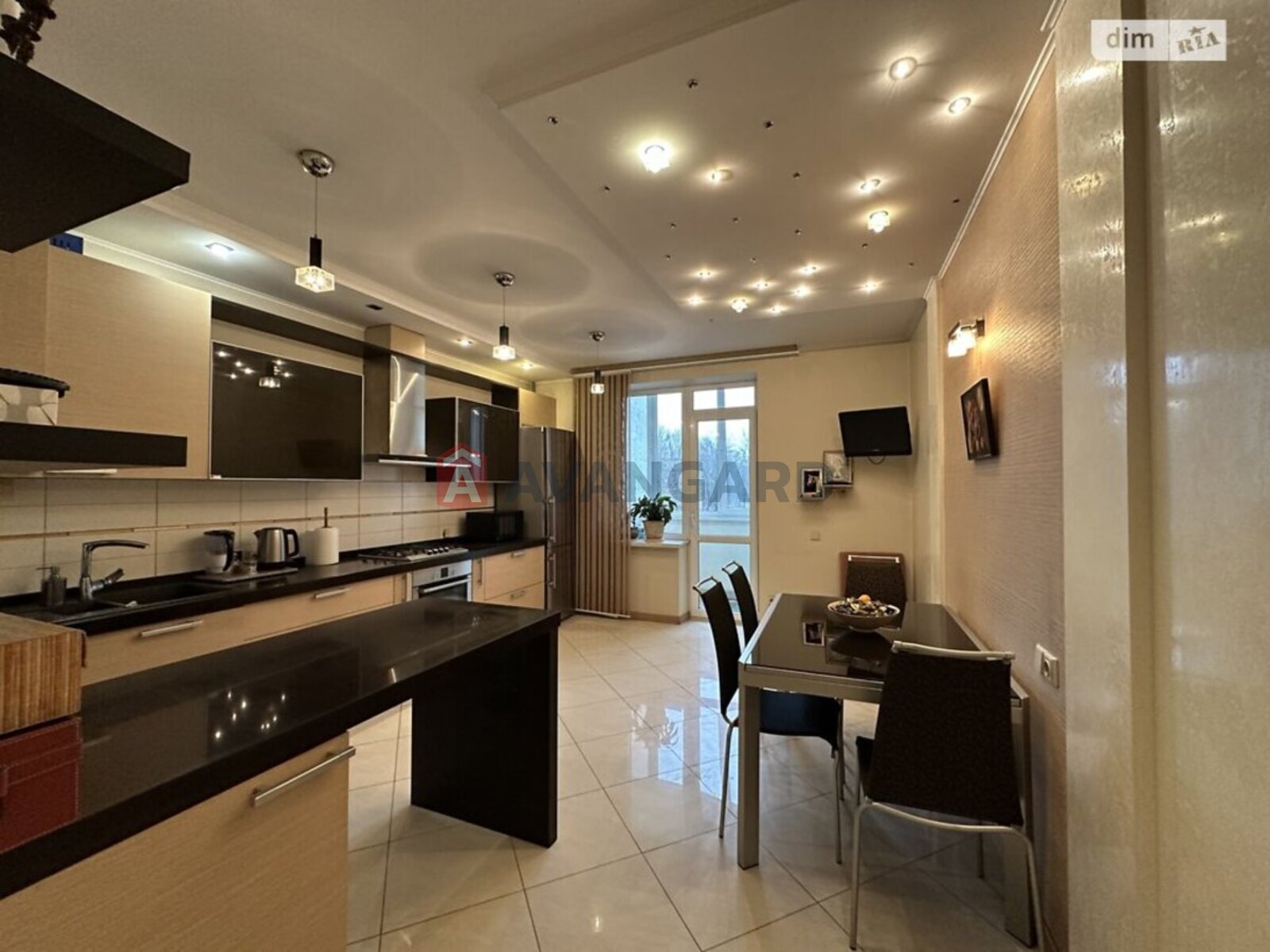 3 ��. ��������, 140/76/18 ��. �., 3/9 ������ ���� 17