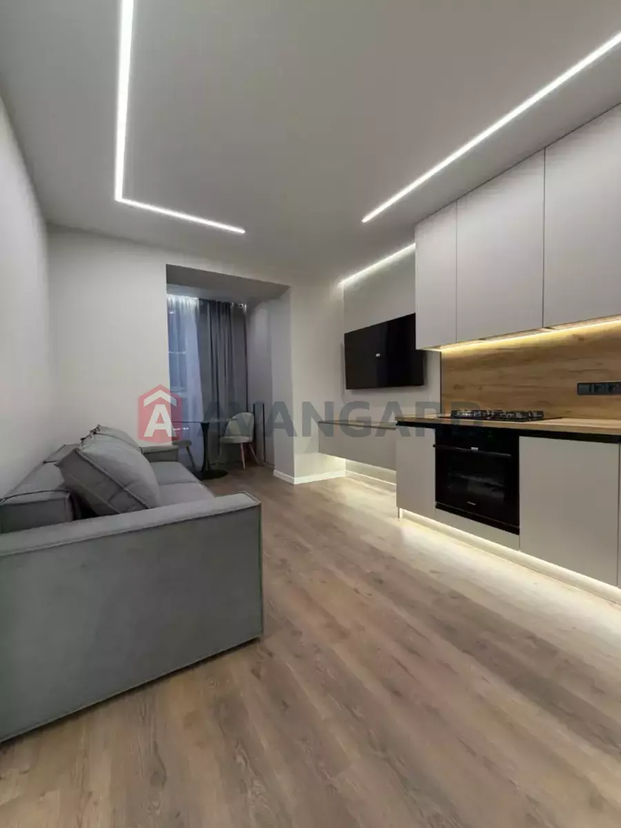 1 ��. ��������, 44/17/15 ��. �., 5/10 ������ ���� 18