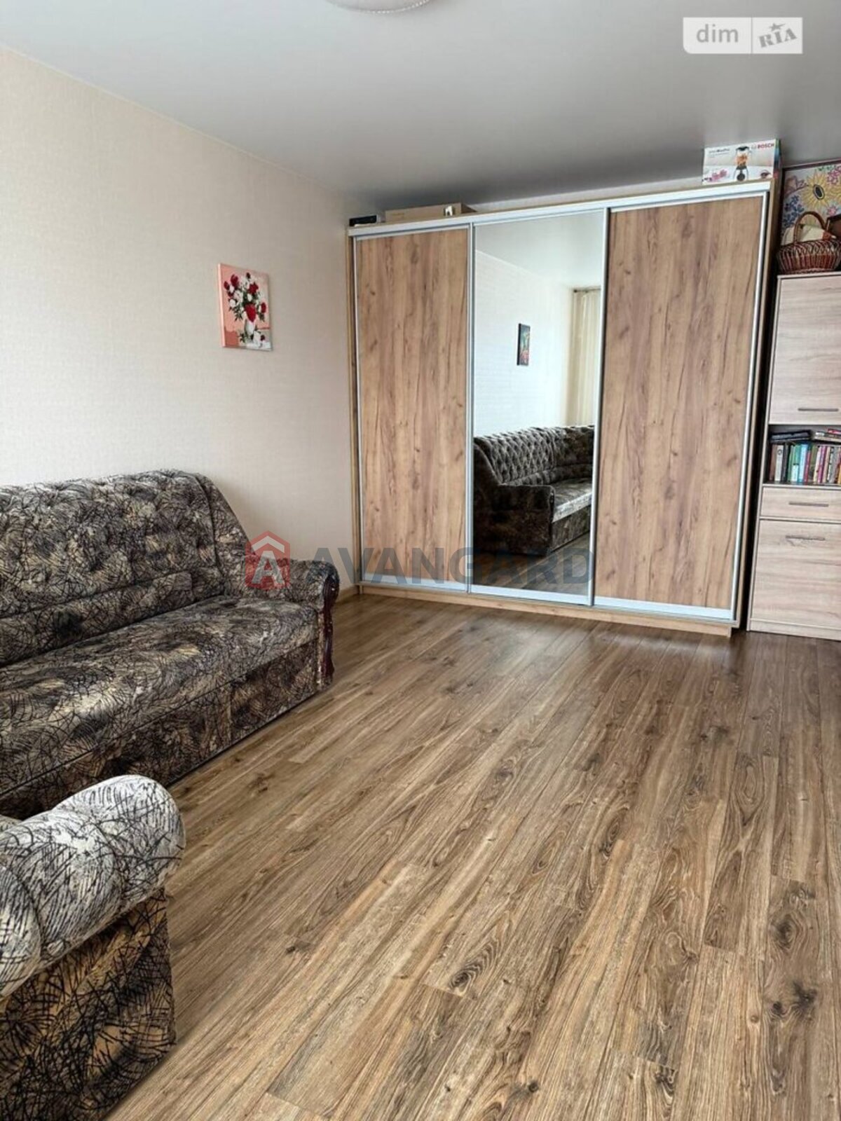 1 ��. ��������, 41/-/15 ��. �., 6/10 ������ ���� 11