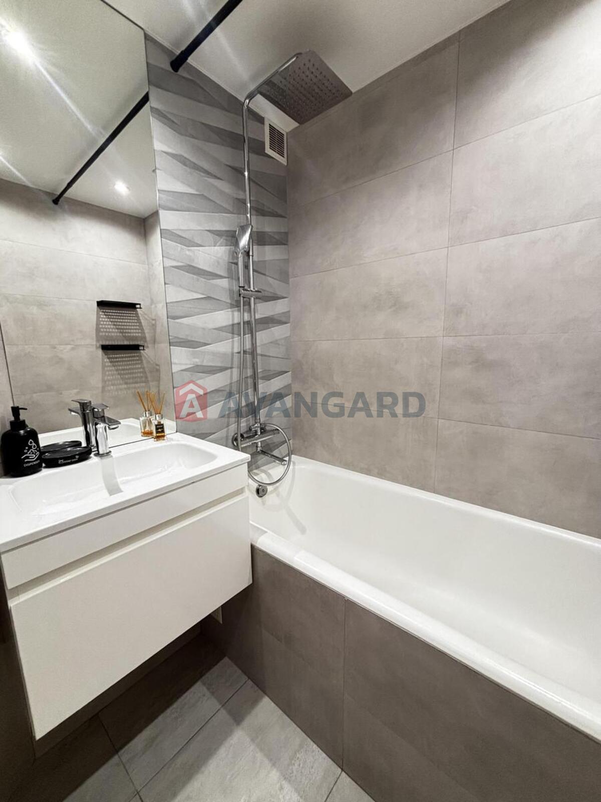 1 ��. ��������, 40/19/7 ��. �., 6/9 ������ ���� 8