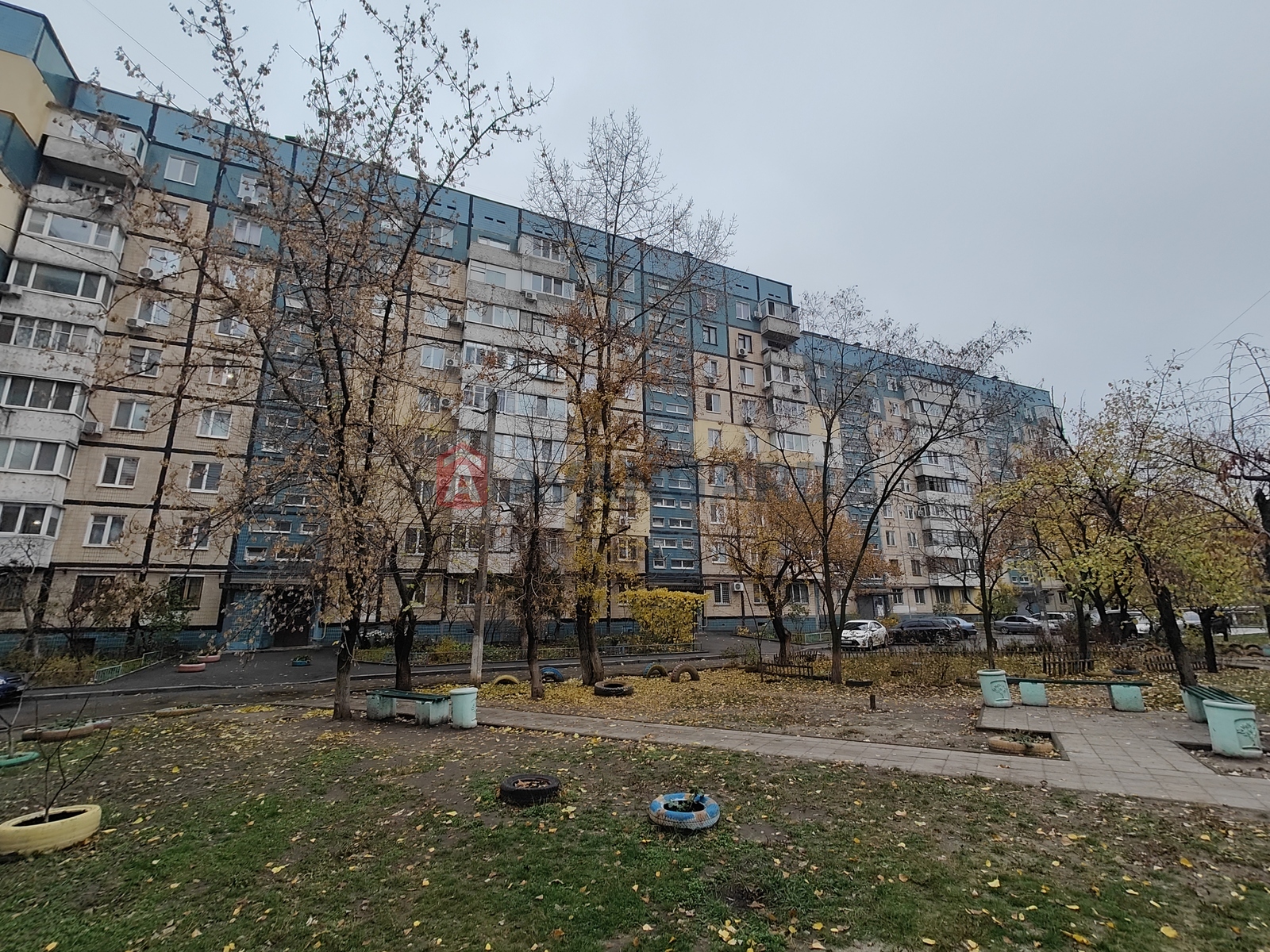 3 ��. ��������, 70,4/46,9/9,7 ��. �., 6/9 ������ ���� 10