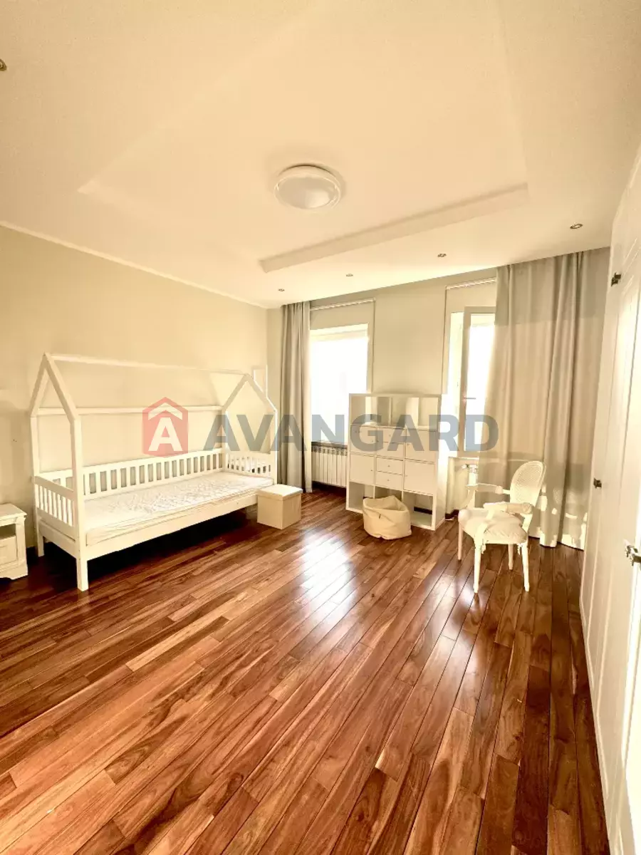 4 ��. ��������, 140/-/- ��. �., 11/15 ������ ���� 19