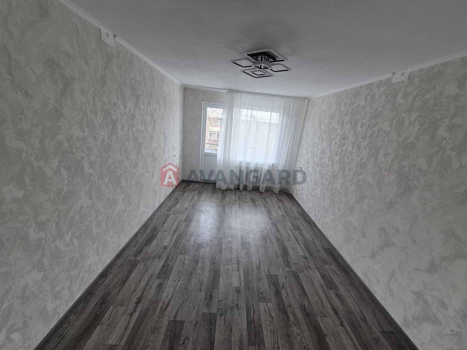 3 ����. ��������, 62/-/44 ��. �., 5/5 ���� ���� 13