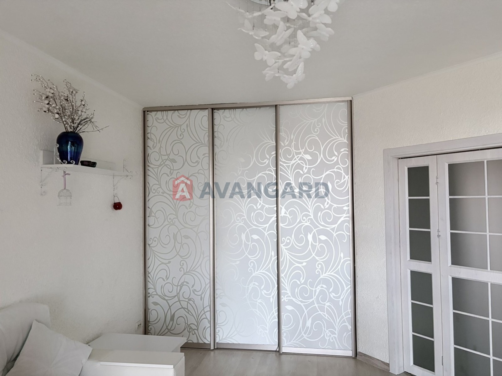 1 ��. ��������, 40/18/11 ��. �., 8/8 ������ ���� 12