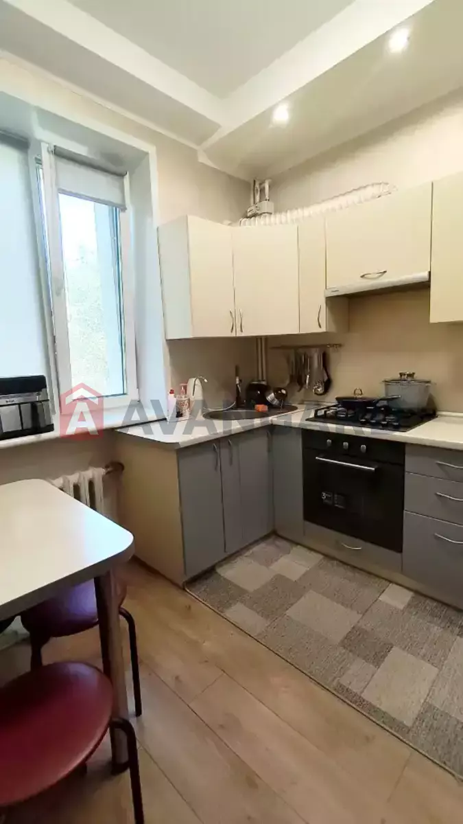 3 ����. ��������, 65/-/- ��. �., 2/2 ���� ���� 18
