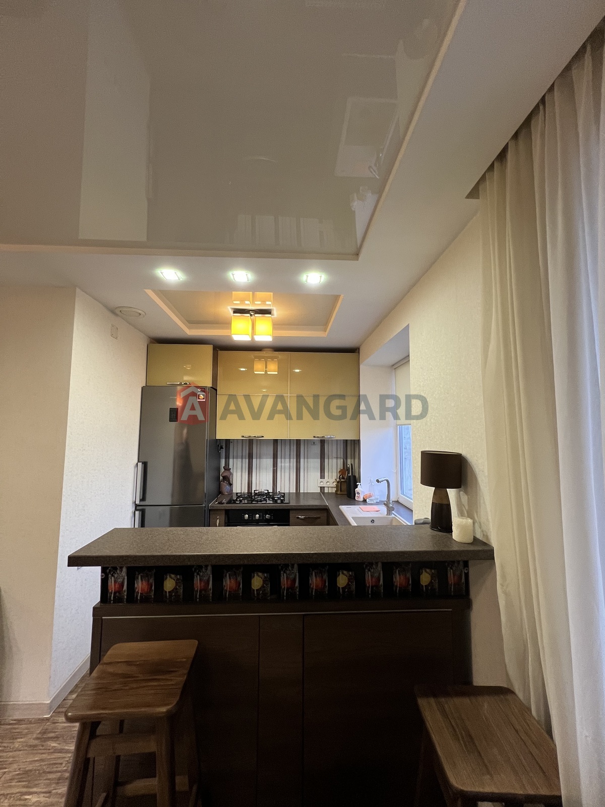 3 ��. ��������, 59/-/9 ��. �., 5/5 ������ ���� 4