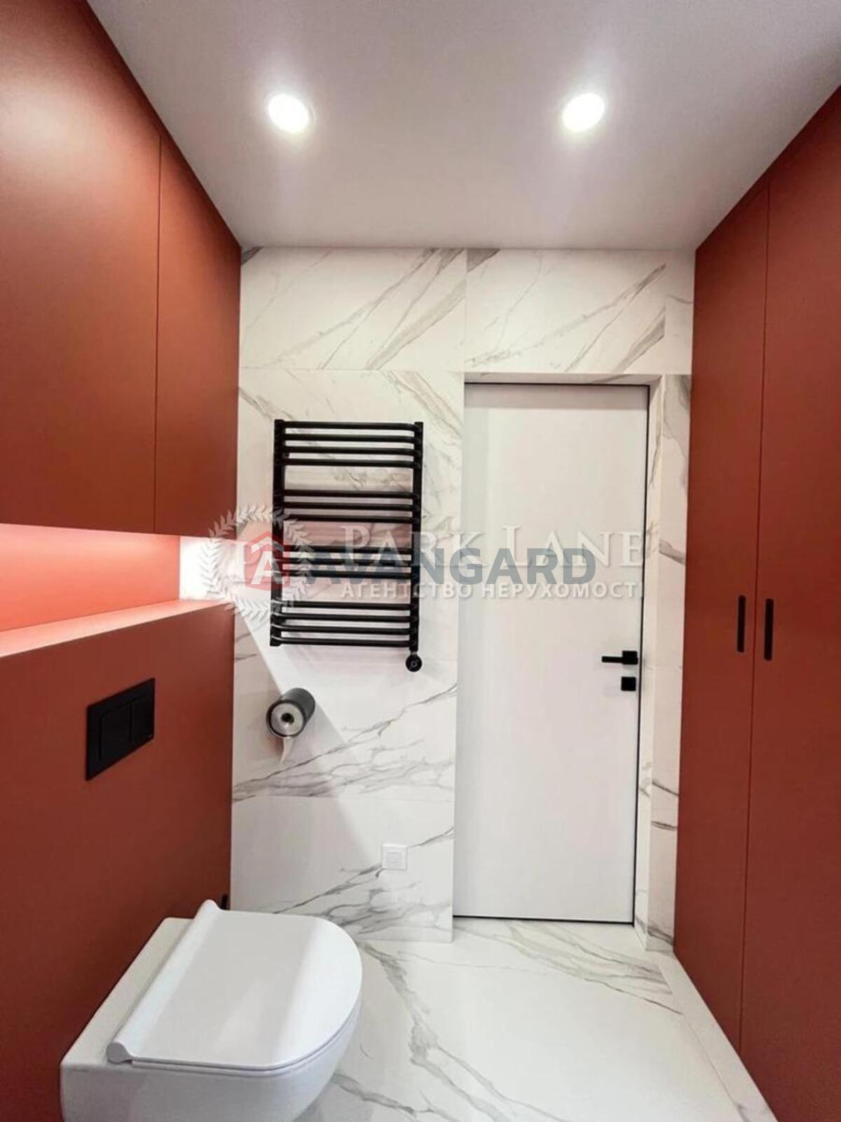 4 ����. ��������, 87/52/15 ��. �., 10/11 ���� ���� 18