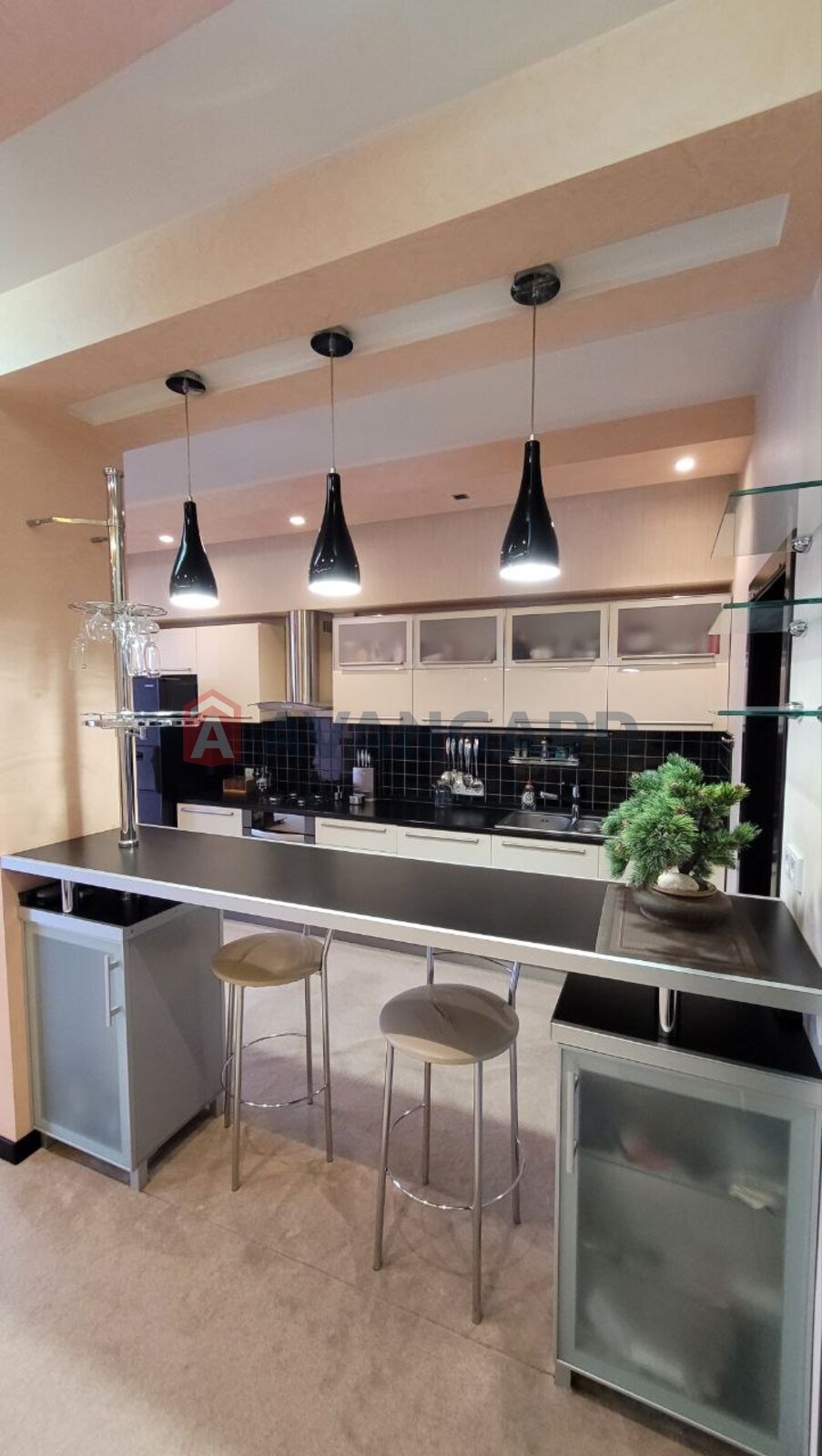 4 ��. ��������, 150/-/41 ��. �., 7/12 ������ ���� 10