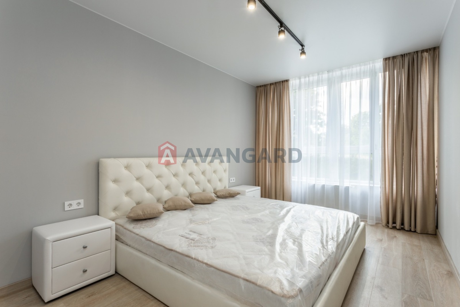 3 ��. ��������, 84/50/25 ��. �., 4/26 ������ ���� 8