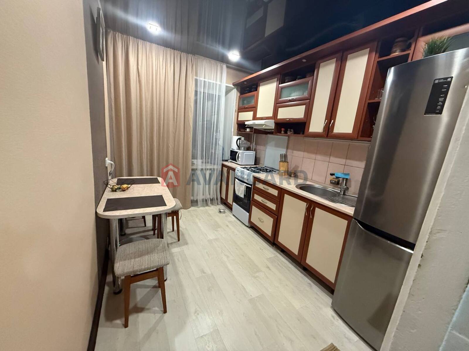 3 ��. ��������, 69/38/10 ��. �., 4/9 ������ ���� 16