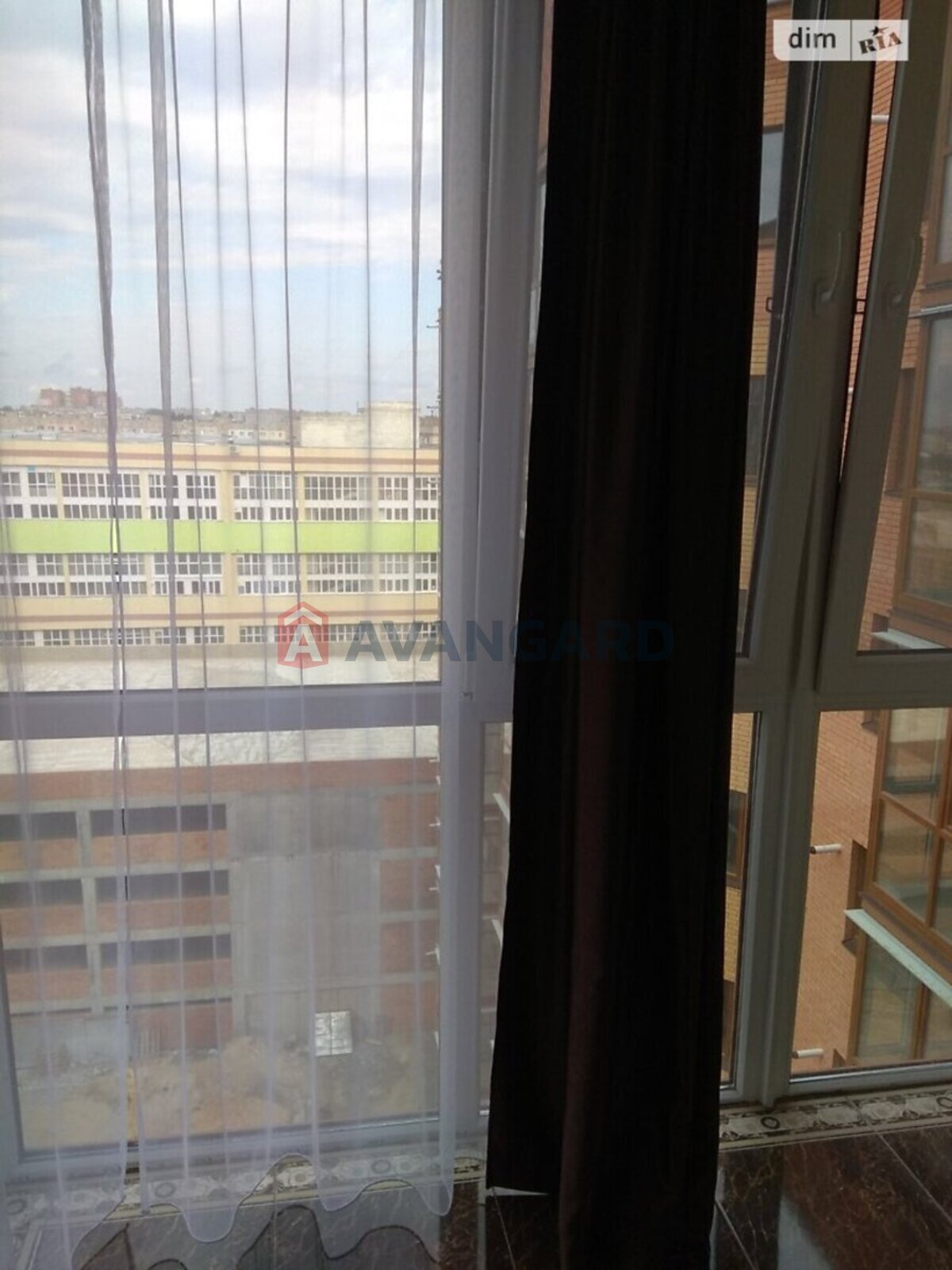 3 ��. ��������, 69/40/9 ��. �., 2/5 ������ ���� 3