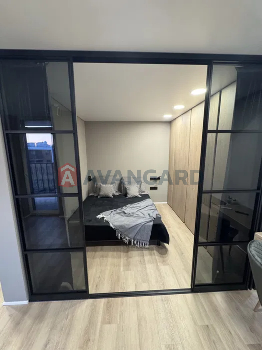 1 ��. ��������, 44/-/12 ��. �., 9/9 ������ ���� 6