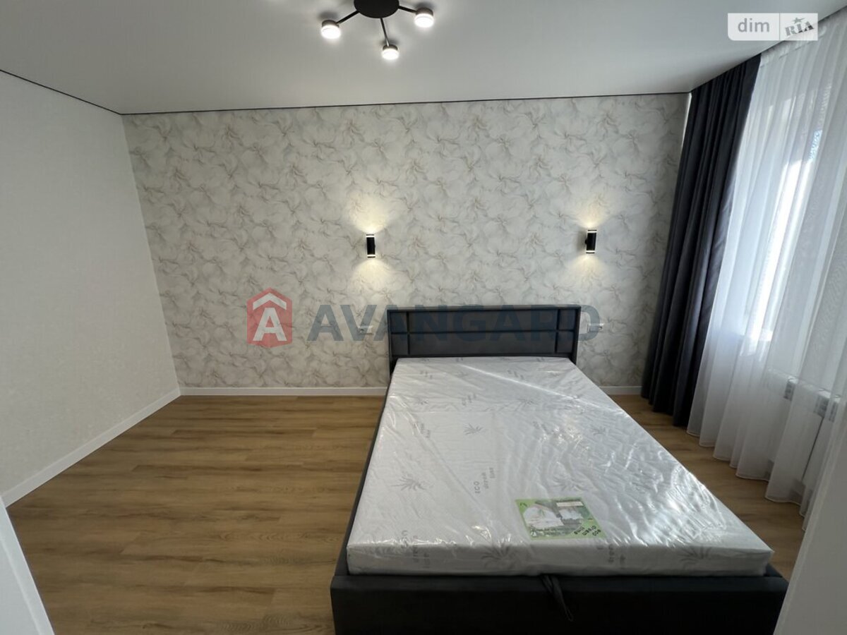 1 ��. ��������, 48/-/- ��. �., 5/8 ������ ���� 6