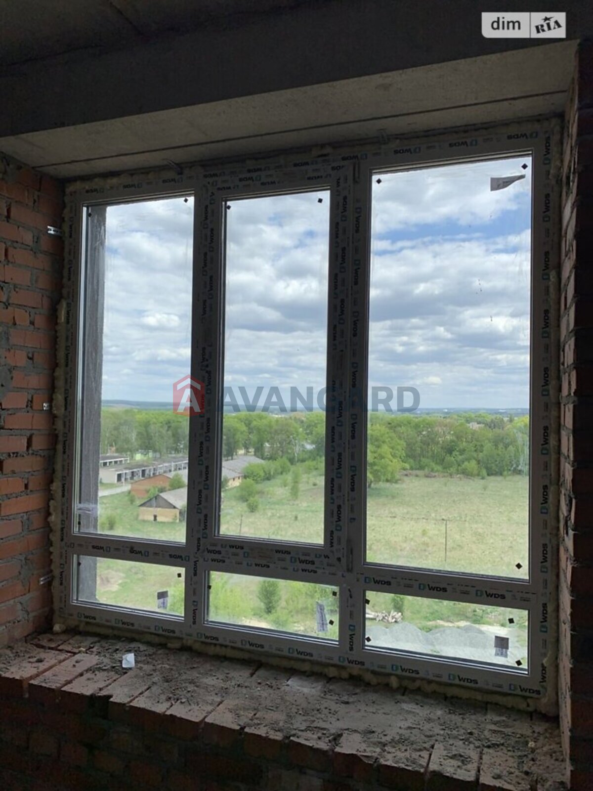 1 ��. ��������, 44/44/16 ��. �., 10/10 ������ ���� 24