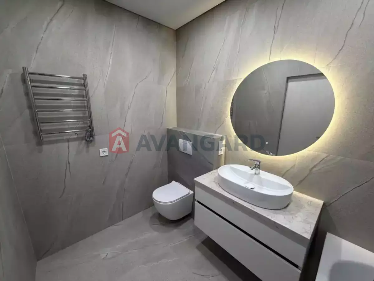 1 ��. ��������, 49/15/20 ��. �., 4/10 ������ ���� 18